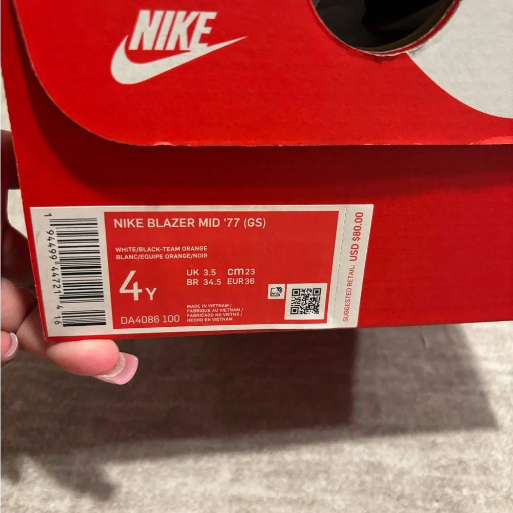 Nike Blazer Mid '77 GS in White, Black kids sz 4youth - Picture 2 of 4